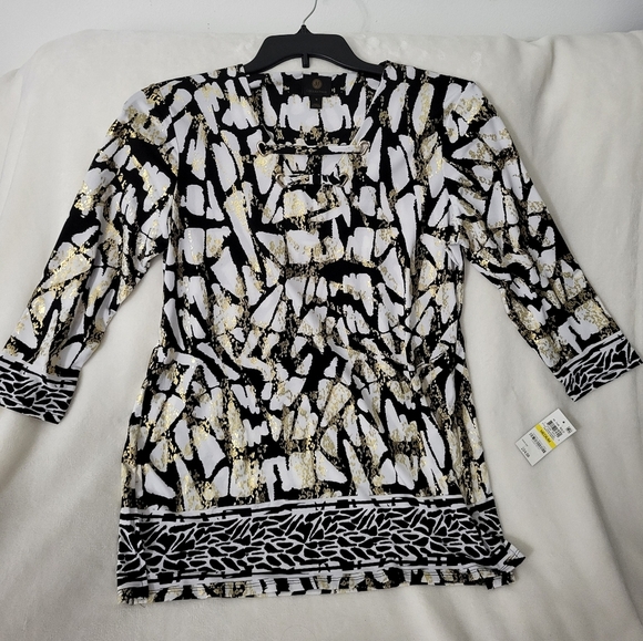 JM Collection Tops - Women's Black and Gold Patterned Top